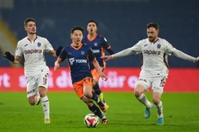 Canli-Izleme-Trabzonspor-–-Basaksehir-Maci-Super-Lig-30.-Hafta-featured