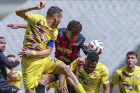 Karagumruk-Sahasinda-Eyupspor8217a-Boyun-Egdi-1-2-featured