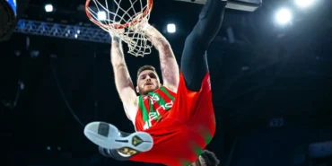 Karsiyaka-kurtulus-atesini-yakti-Ahmet-Kandemir8217le-kullerinden-dogdu-featured