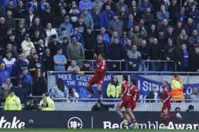 Liverpool-Van-Dijk-ve-Salah-ile-Everton8217u-2-1-Yenerek-55-Puan-Kazandi-featured