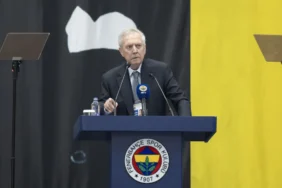Surprise-Flash-Share-During-Aziz-Yildirim8217s-Speech-at-Fenerbahce-Board-Meeting-A-Topic-of-Social-Media-Discussion-featured