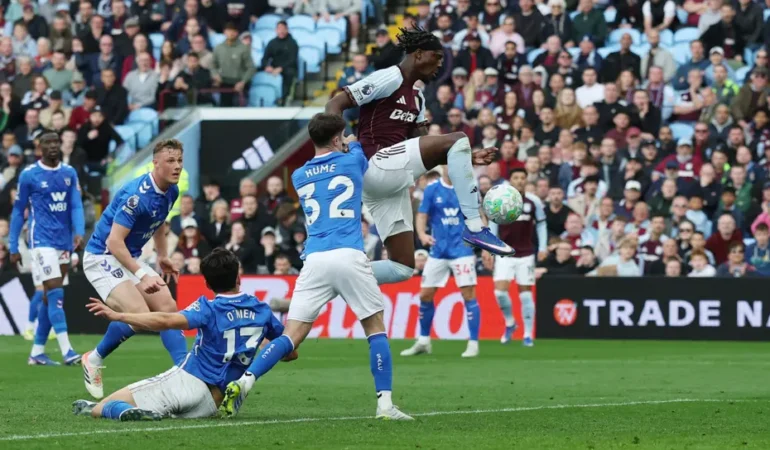 Tammy-Abraham8217in-goluyle-Villa-7-golluk-mucadelede-galip-geldi-featured