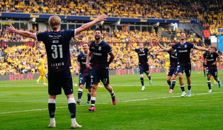 40 yıllık hasret sona erdi! Aarhus Danimarka şampiyonu oldu